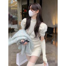 批发早<b class='q'>秋</b>穿搭早<b class='q'>秋</b>季白色紧身针织袖套毛衣连衣裙子女2026新款包臀短裙