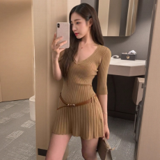 批发2026时尚法式复古气质新款V领中袖腰带针织修身百搭短款<b class='q'>连衣裙</b>女