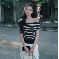 批发条纹御姐条纹一字肩露肩修身性感冰丝针织衫收腰短袖不规则上衣女