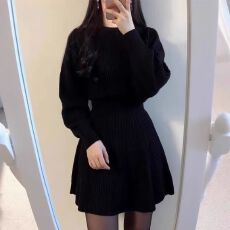 批发秋<b class='q'>冬</b>2026新款小个子赫本风小黑裙针织内搭打底毛衣连衣裙女