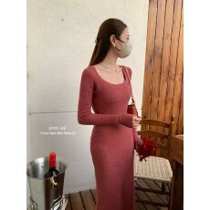 批发港风温柔方领收腰针织连衣裙女秋<b class='q'>冬</b>新款复古修身显瘦毛衣长裙子