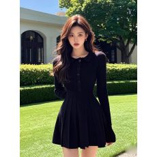 批发黑色连衣裙<b class='q'>秋</b>装女款2026年新款收腰气质单排扣长袖polo领压褶短裙