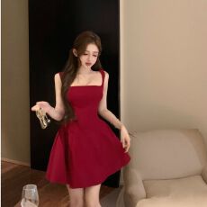 批发法式富家千金粉色吊带连衣裙女夏季小个子高级感收腰生日晚礼服裙