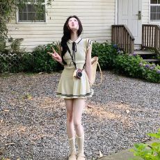 批发夏日绝美穿搭甜妹小裙子温柔海军风少女感气质掐腰条纹针织连衣裙