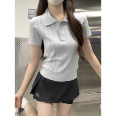 批发2026夏季<b class='q'>时尚</b>简约韩版气质polo领小衫女纽扣设计感提花绝美针织衫
