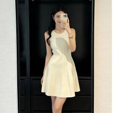 批发法式精致气质高级感圆领背心<b class='q'>连衣裙</b>夏季气质收腰显瘦无袖a字短裙