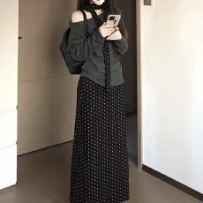 批发【两件套➕围巾】套装露肩上衣波点半裙两件套早秋巨显瘦穿搭