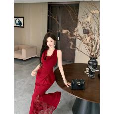 批发红色花蕾女人味露背<b class='q'>礼服</b>修身性感法式领新国风气质鱼尾连衣裙<b class='q'>长裙</b>