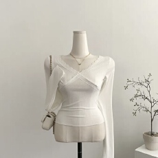 批发现有货 纯欲V领蕾丝<b class='q'>长袖</b><b class='q'>T</b><b class='q'>恤</b>修身收腰别致上衣