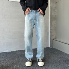 批发HB STUDIO 2026新款秋冬水洗浅蓝色韩系潮流宽松窄版直筒牛仔裤男
