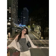 批发Goo Goo Eyes羊毛针织软糯交叉叠襟扭扭挂脖式抹胸女夏季辣妹吊带