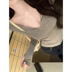 批发白水女 条纹掐腰<b class='q'>T</b> 条纹V领<b class='q'>T</b><b class='q'>恤</b>女秋冬韩系设计感修身显瘦纯欲上衣