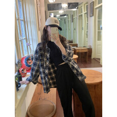 批发幂式穿搭藏青色<b class='q'>格子</b>衬衫女慵懒复古宽松衬衣开衫<b class='q'>外套</b>防晒上衣春季