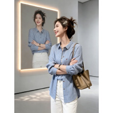 批发韩系老钱风穿搭蓝色<b class='q'>条纹</b>衬衫女早春外穿小外套可内搭早春叠穿衬衣