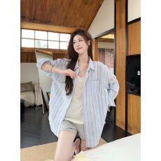 批发时尚<b class='q'>条纹</b>衬衫女设计感宽松慵懒长袖上衣外套百搭春季休闲新款