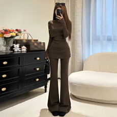 批发2026新款美拉德复古咖色套装女早春斗篷针织衫屁帘阔腿裤子两件套