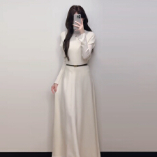 批发法式富家千金感白色针织连衣裙子女<b class='q'>春</b>季2026超火早<b class='q'>春</b>一整套装长裙