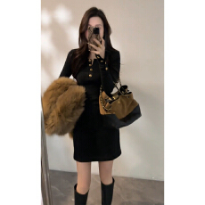 批发法式<b class='q'>复古</b>黑色长袖v领连衣裙子女2025秋冬季大衣内搭辣妹包臀短裙