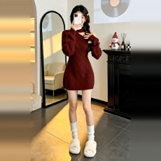 批发过年新年战袍红色斜肩针织连衣裙女秋<b class='q'>冬</b>2026新款气质收腰a字短裙