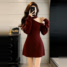 批发过年新年战袍红色斜肩针织连衣裙女秋<b class='q'>冬</b>2026新款气质收腰a字短裙