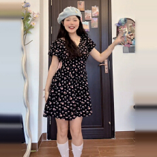 批发法式<b class='q'>蝴蝶结</b>v领碎花<b class='q'>连衣裙</b>子女夏季2025新款小个子收腰显瘦a字短裙