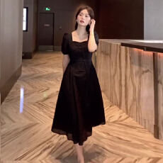 批发小众设计法式高级感收腰<b class='q'>长裙女</b>夏<b class='q'>白色</b>方领泡泡袖连衣裙子2025新款