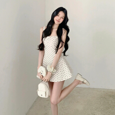 批发洋气白色波点吊带连衣裙子女夏2026小个子气质千金风设计感蓬蓬裙