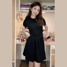 批发白色a字气质<b class='q'>连衣裙</b>子短款女收腰夏季2025新款小个子高级感小黑裙