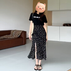 批发夏季2026新款假两件黑色t恤<b class='q'>连衣裙</b>子女法式茶歇<b class='q'>开叉</b>显瘦气质长裙