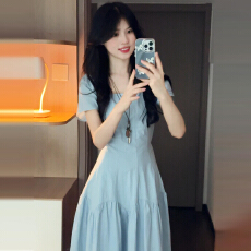 批发夏季2025新款绝美收腰气质长裙法式高级感方领蓝色短袖<b class='q'>连衣裙</b>子女
