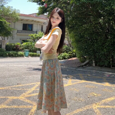 批发法式漂亮小套装娃娃领<b class='q'>连衣裙</b>子女2026早春短袖上衣碎花半身裙套装