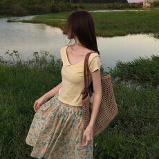 批发法式漂亮小套装娃娃领<b class='q'>连衣裙</b>子女2026早春短袖上衣碎花半身裙套装