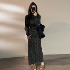 批发法式半高领灯笼袖碎花收腰<b class='q'>连衣裙</b>2026春季新款设计感修身内搭长裙