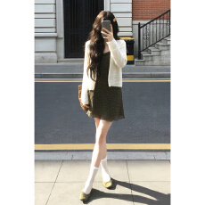 批发法式气质绿色吊带连衣裙女夏早<b class='q'>春</b>2026新款海边度假高级感短裙套装