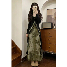 批发新中式国风绿色连衣裙子女早春2026新款巨好看穿搭一整套长裙套装