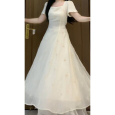 批发法式气质绝美白色短袖连衣<b class='q'>裙</b>女2026春季小个子高级感收腰显瘦长<b class='q'>裙</b>