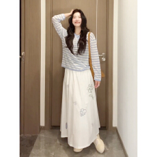 批发巨好看韩系穿搭一整套白色<b class='q'>连衣裙</b>子女2026新款早春季漂亮套装长裙