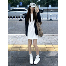 批发法式白色无袖背心连衣裙女2026新款春<b class='q'>夏季</b>韩系小个子叠穿<b class='q'>短裙</b>套装