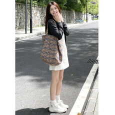 批发法式白色无袖背心连衣裙女2026新款春<b class='q'>夏季</b>韩系小个子叠穿<b class='q'>短裙</b>套装