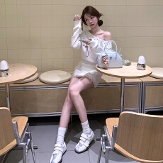 批发一字肩斜肩白色<b class='q'>卫衣</b><b class='q'>连衣裙</b>子女2026新款早春韩系穿搭包臀短裙套装