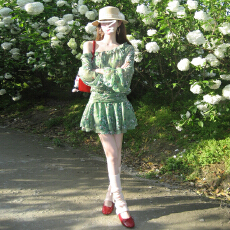 批发2026巨好看绿色碎花<b class='q'>连衣裙</b>子女春夏季新款雪纺衫独特漂亮掐腰短裙
