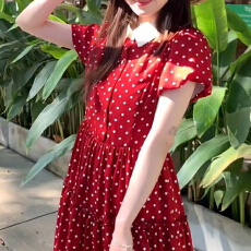 赫本风红色波点连衣裙女2026夏季新款翻领短袖收腰显瘦复古长裙子