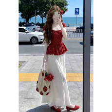批发法式休闲套装红色波点修身短袖上衣女夏季新款半身裙子高腰两件套