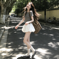 批发2026新款miu系白色半身<b class='q'>连衣裙</b>女夏季小个子穿搭一整套装花苞短裙
