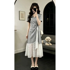 批发法式高级感灰色短袖<b class='q'>连衣裙</b>子女夏季2026新款蕾丝拼接收腰系带长裙