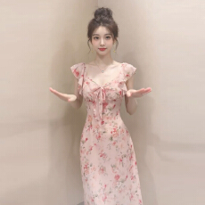 批发法式温柔风粉色明媚碎花<b class='q'>连衣裙</b>2026夏新款荷叶边V领气质收腰长裙