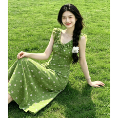 批发森系绿色小飞袖碎花连衣裙绝美温柔漂亮高级感气质收腰长裙女夏季