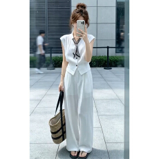 批发老钱风高级感穿搭一整套女夏季白色无袖马甲休闲阔腿<b class='q'>裤</b><b class='q'>气质</b>两件套