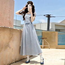 批发夏日绝美法式蓝色格纹连衣裙子女夏季2026新款设计感小众收腰长裙