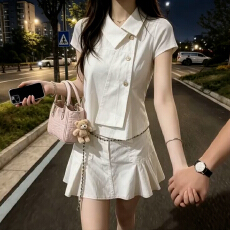 批发法式白色<b class='q'>连衣</b>裙子两件套女夏2026超火韩系巨好看穿搭一整套<b class='q'>装</b><b class='q'>裙裤</b>